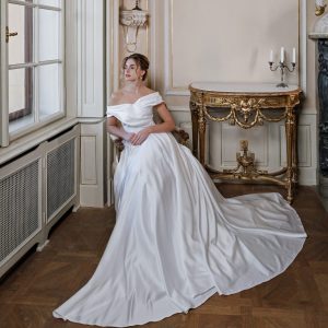 Renata A-vonalú menyasszonyi ruha – Viktoria Marriage